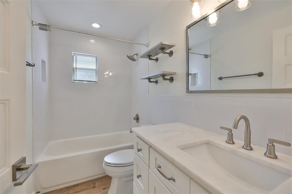 For Sale: $475,000 (2 beds, 2 baths, 1156 Square Feet)