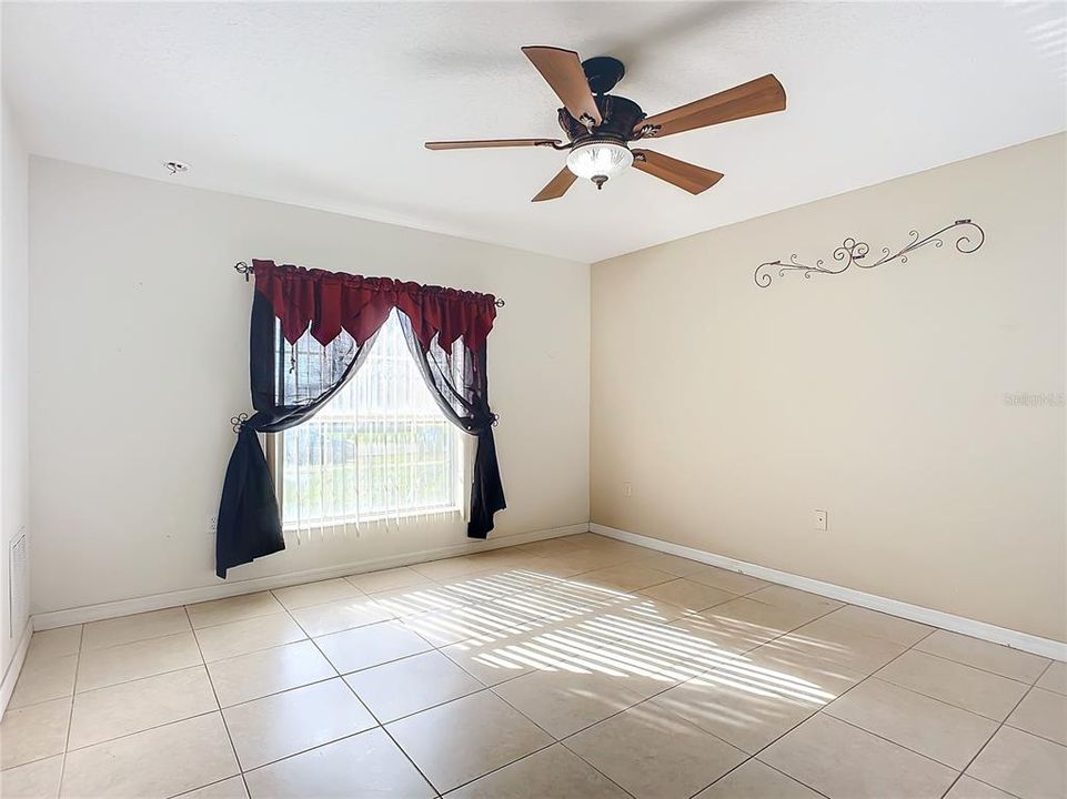 For Sale: $300,000 (3 beds, 2 baths, 1640 Square Feet)