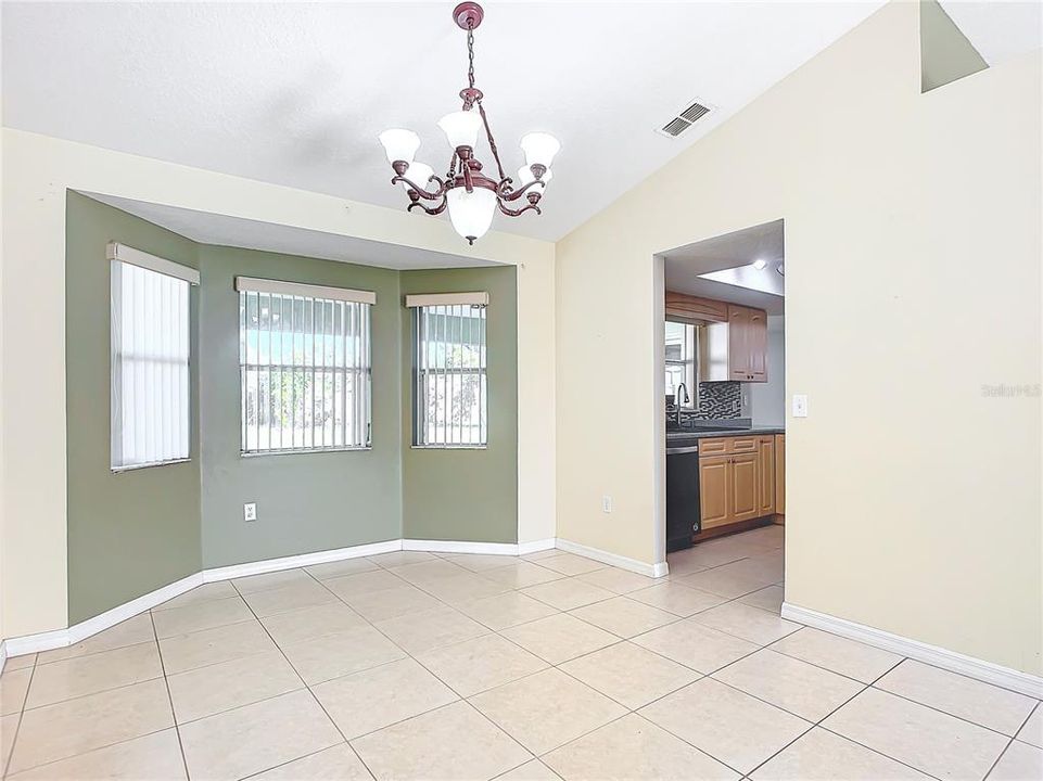 For Sale: $300,000 (3 beds, 2 baths, 1640 Square Feet)