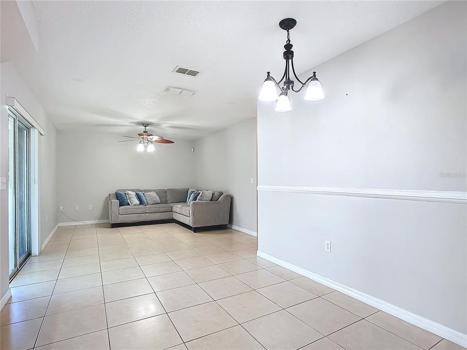 For Sale: $300,000 (3 beds, 2 baths, 1640 Square Feet)