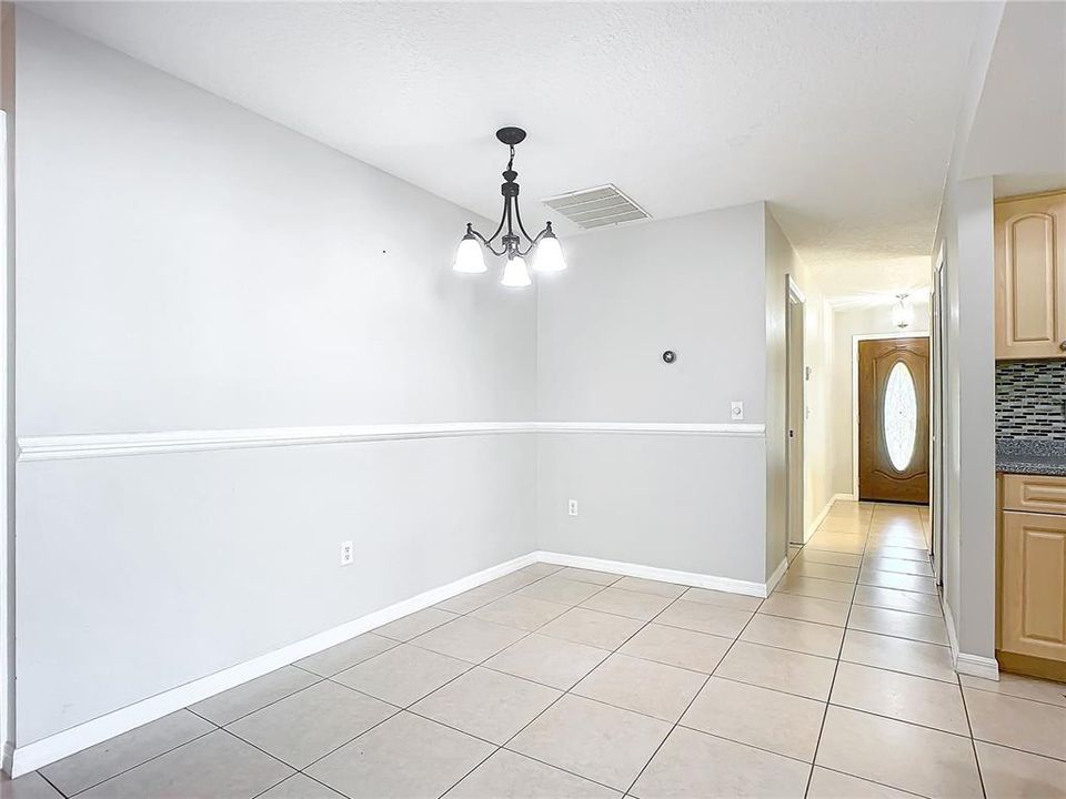 For Sale: $300,000 (3 beds, 2 baths, 1640 Square Feet)