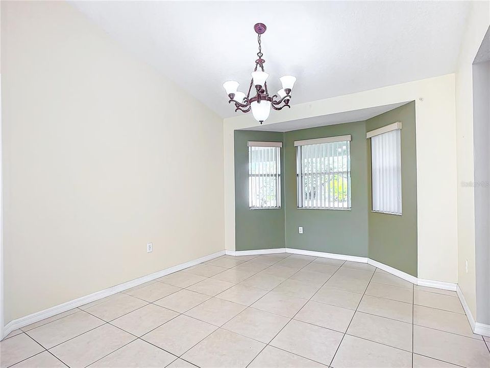 For Sale: $300,000 (3 beds, 2 baths, 1640 Square Feet)