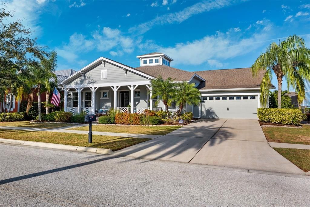 For Sale: $975,000 (3 beds, 3 baths, 2827 Square Feet)