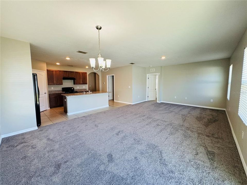 For Rent: $1,869 (4 beds, 2 baths, 1751 Square Feet)