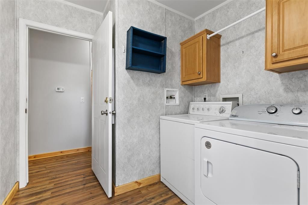 For Sale: $359,000 (2 beds, 2 baths, 1056 Square Feet)