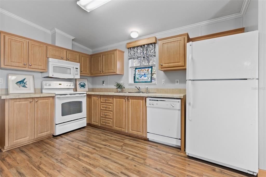 For Sale: $359,000 (2 beds, 2 baths, 1056 Square Feet)