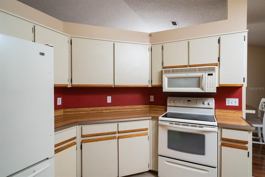 For Rent: $2,000 (3 beds, 2 baths, 1524 Square Feet)