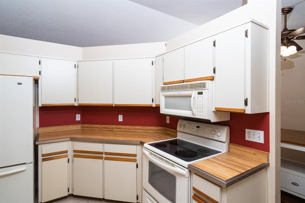 For Rent: $2,000 (3 beds, 2 baths, 1524 Square Feet)