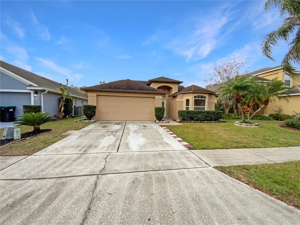 For Sale: $420,000 (3 beds, 2 baths, 1557 Square Feet)