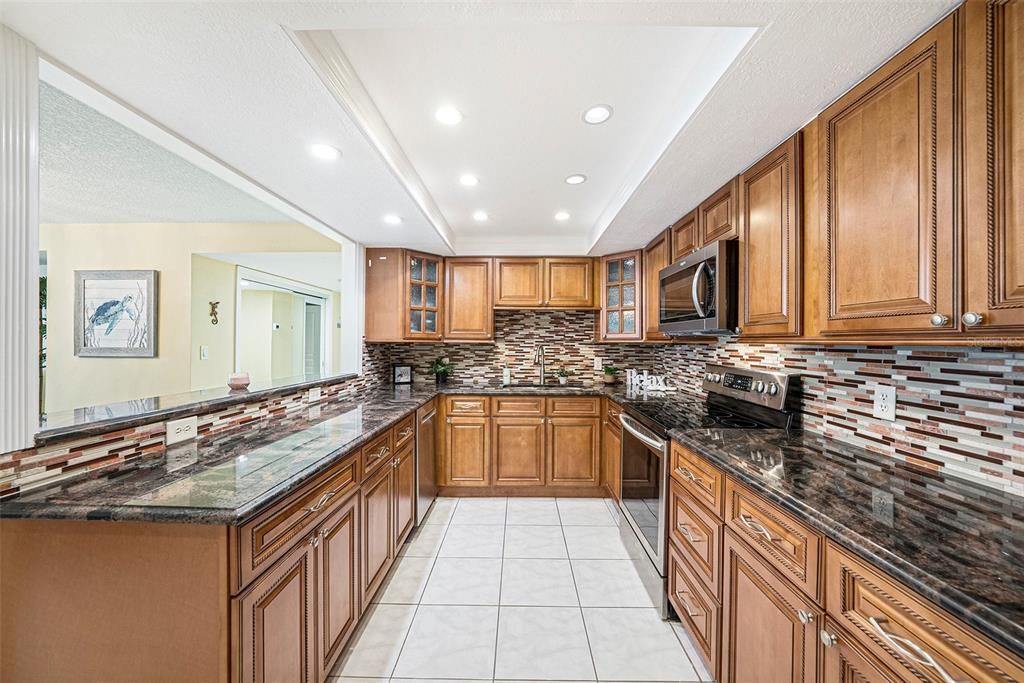 Gorgeous Kitchen with high quality appliances.