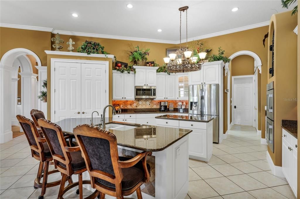 待售: $1,599,000 (5 贝兹, 3 浴室, 3685 平方英尺)