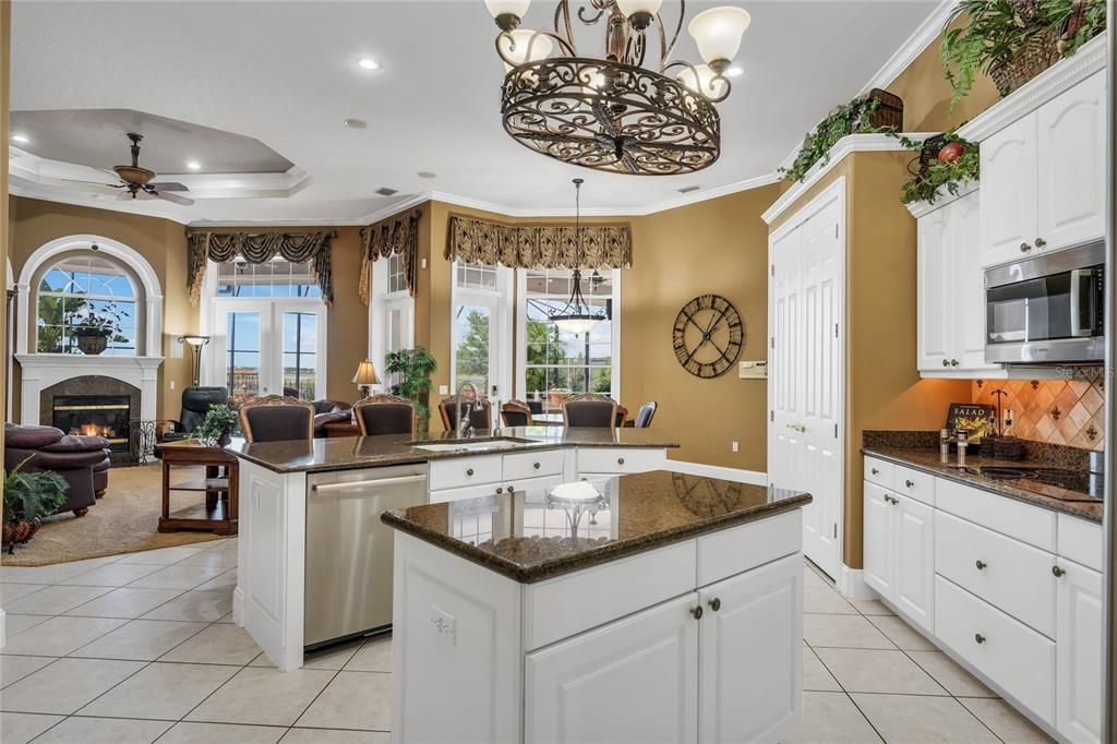 待售: $1,599,000 (5 贝兹, 3 浴室, 3685 平方英尺)