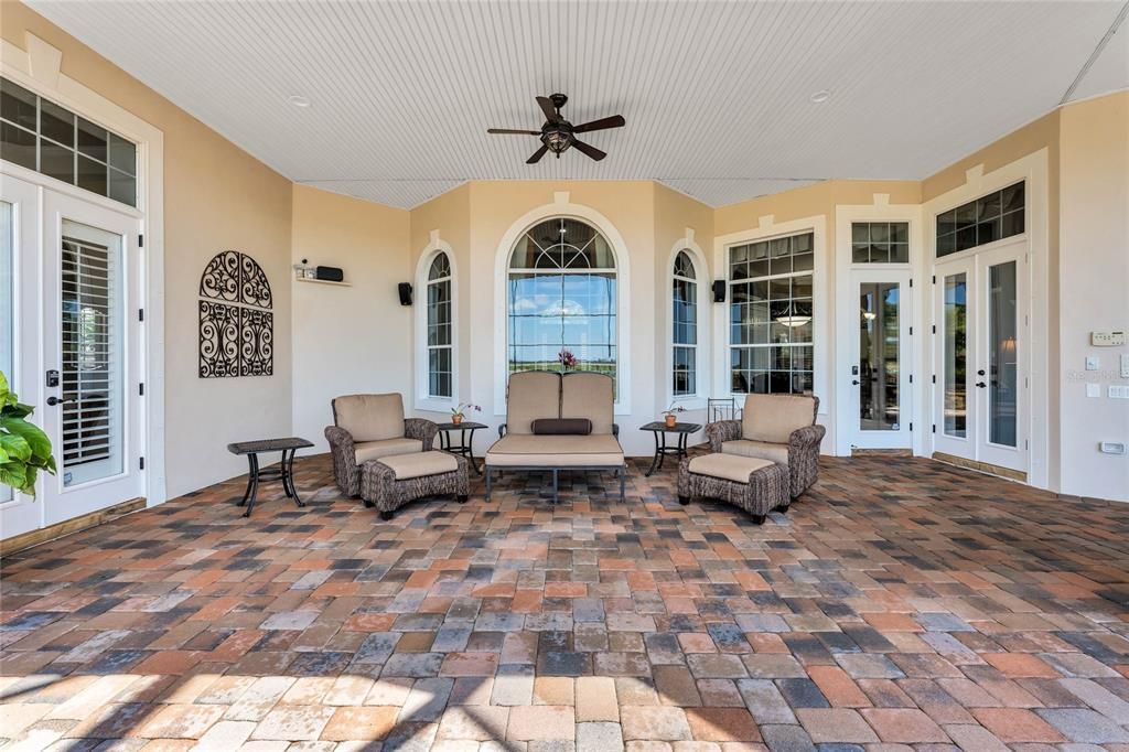 待售: $1,599,000 (5 贝兹, 3 浴室, 3685 平方英尺)