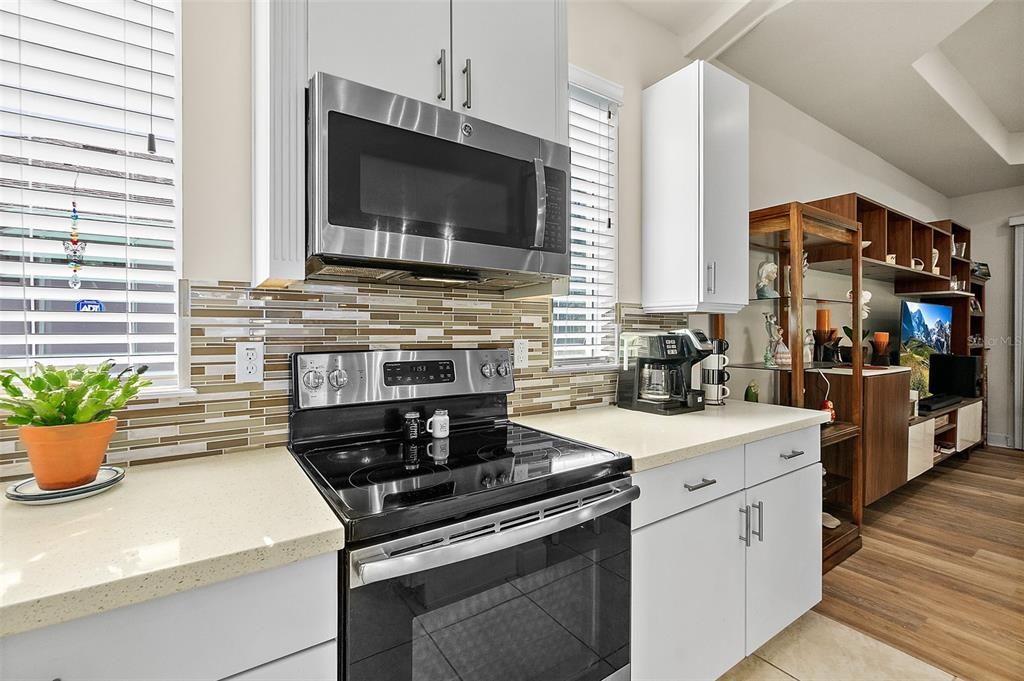 For Sale: $649,500 (3 beds, 2 baths, 2091 Square Feet)