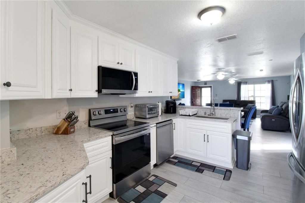 For Sale: $345,000 (4 beds, 2 baths, 1618 Square Feet)