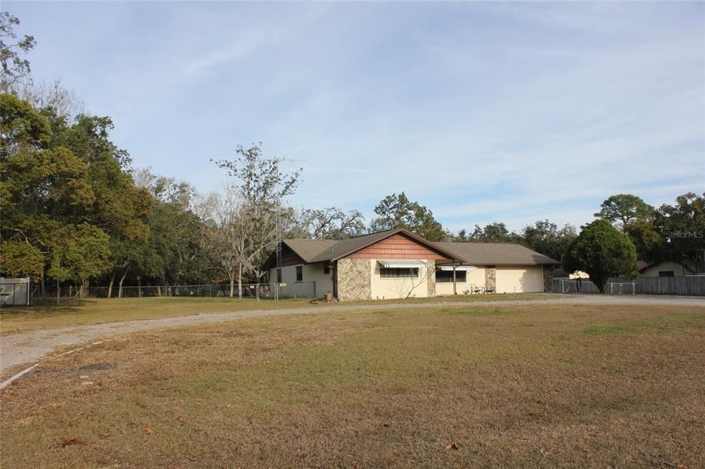 Large circle driveway