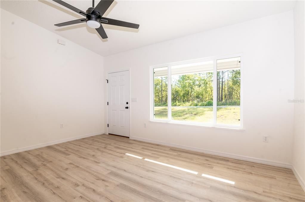 For Sale: $239,900 (3 beds, 2 baths, 1225 Square Feet)