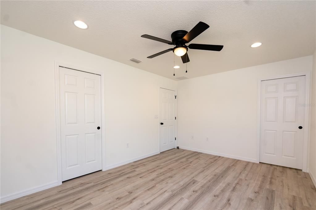 For Sale: $239,900 (3 beds, 2 baths, 1225 Square Feet)