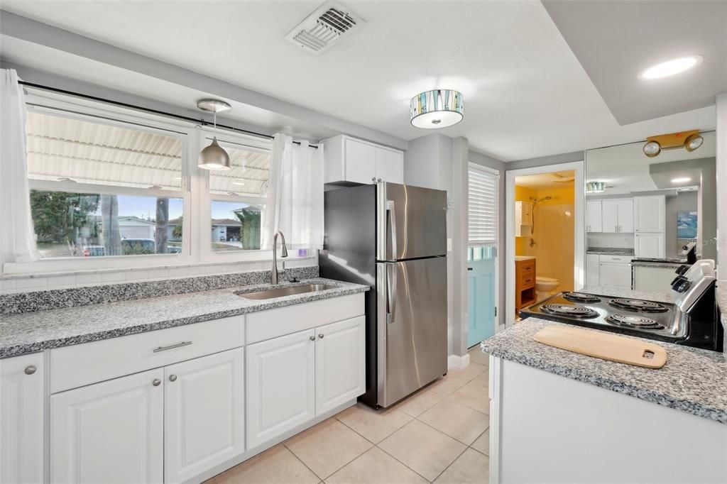 For Sale: $450,000 (2 beds, 2 baths, 1113 Square Feet)