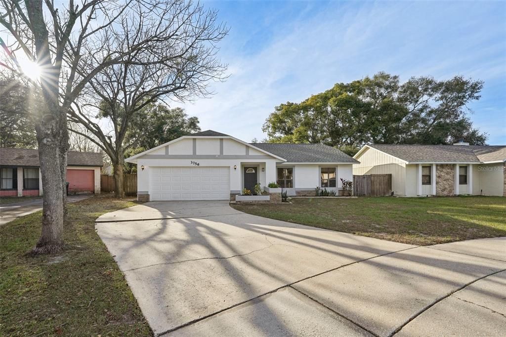 For Sale: $345,000 (3 beds, 2 baths, 1215 Square Feet)