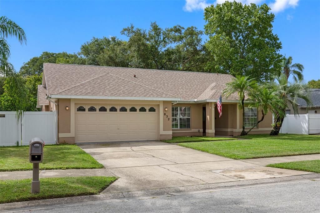 For Sale: $519,900 (3 beds, 2 baths, 1589 Square Feet)