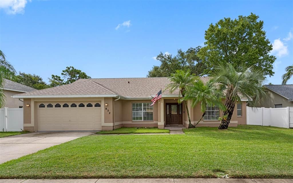 For Sale: $519,900 (3 beds, 2 baths, 1589 Square Feet)