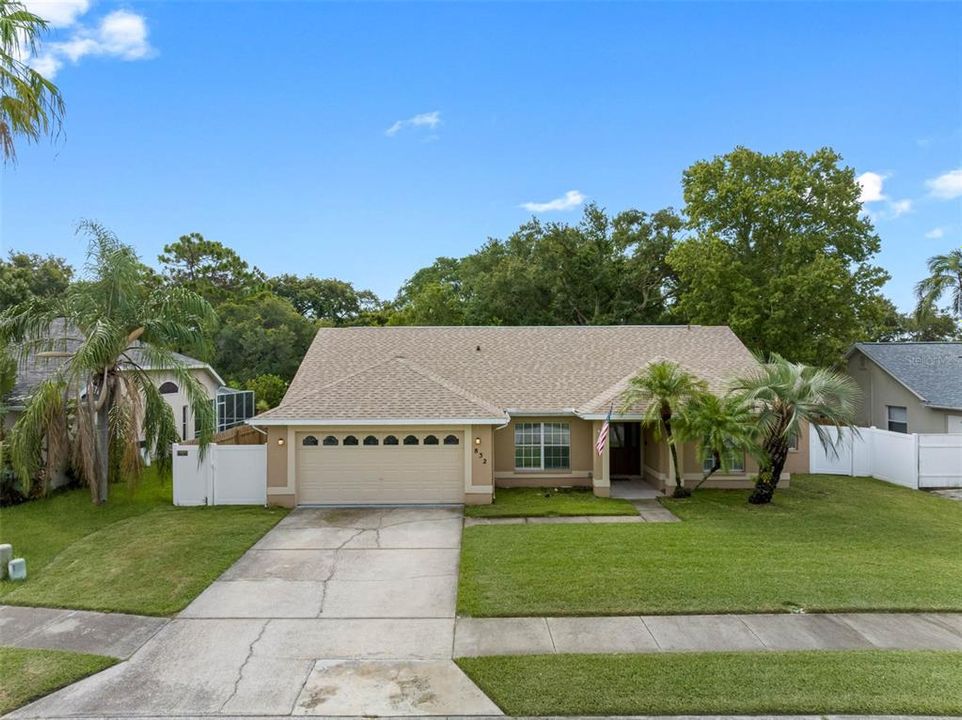 For Sale: $519,900 (3 beds, 2 baths, 1589 Square Feet)