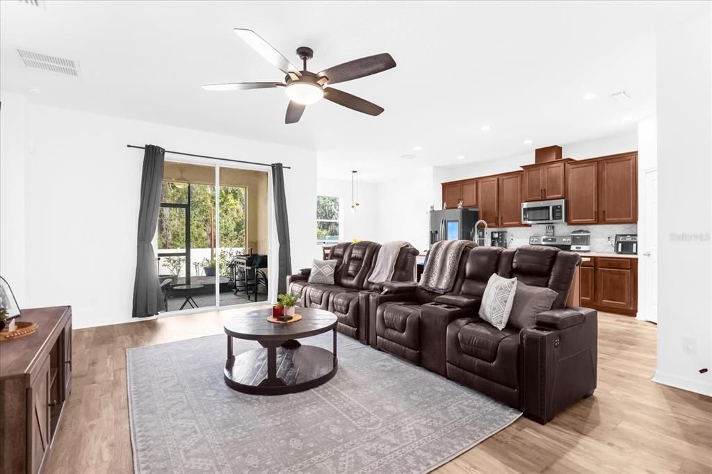 For Sale: $457,000 (4 beds, 2 baths, 1812 Square Feet)