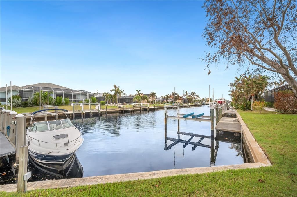 For Sale: $1,050,000 (3 beds, 2 baths, 2029 Square Feet)