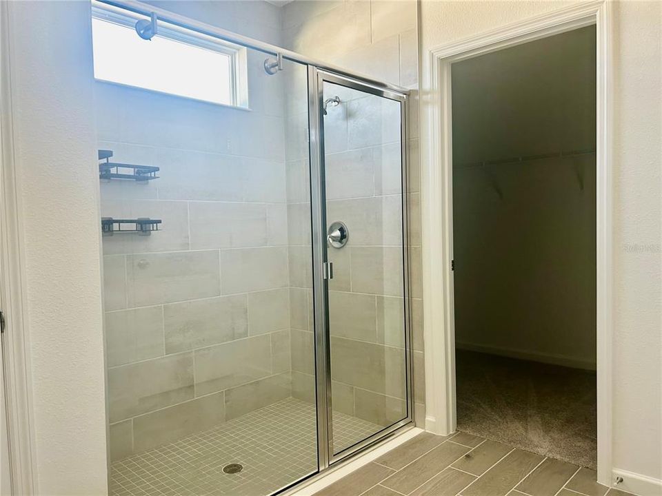 Shower/Walk-in Closet