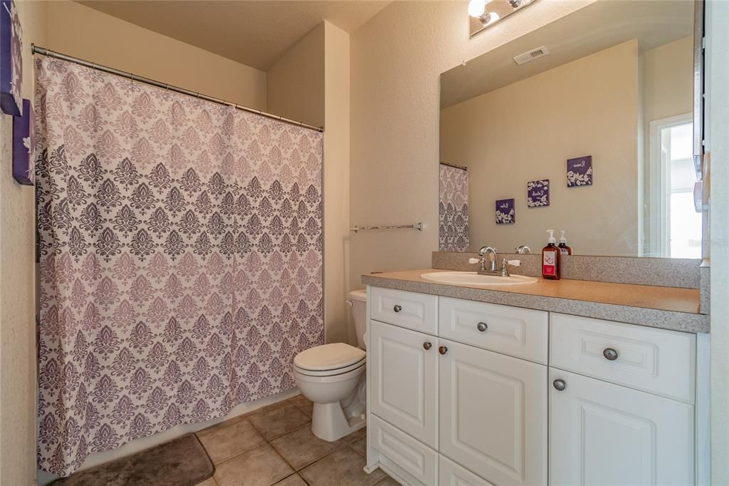 For Sale: $259,900 (2 beds, 2 baths, 1010 Square Feet)