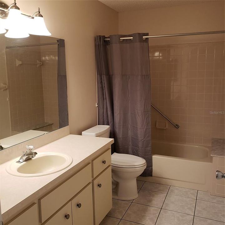 For Rent: $1,600 (2 beds, 2 baths, 1375 Square Feet)