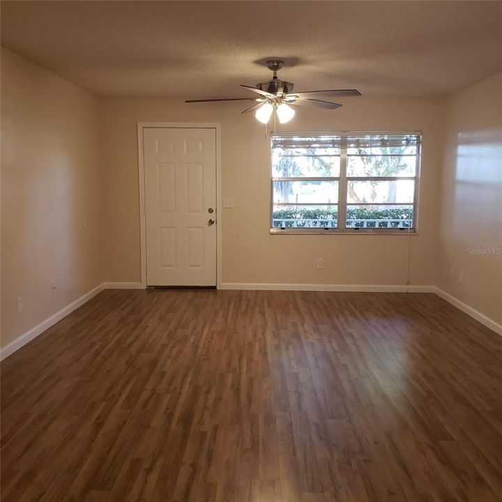 For Rent: $1,600 (2 beds, 2 baths, 1375 Square Feet)