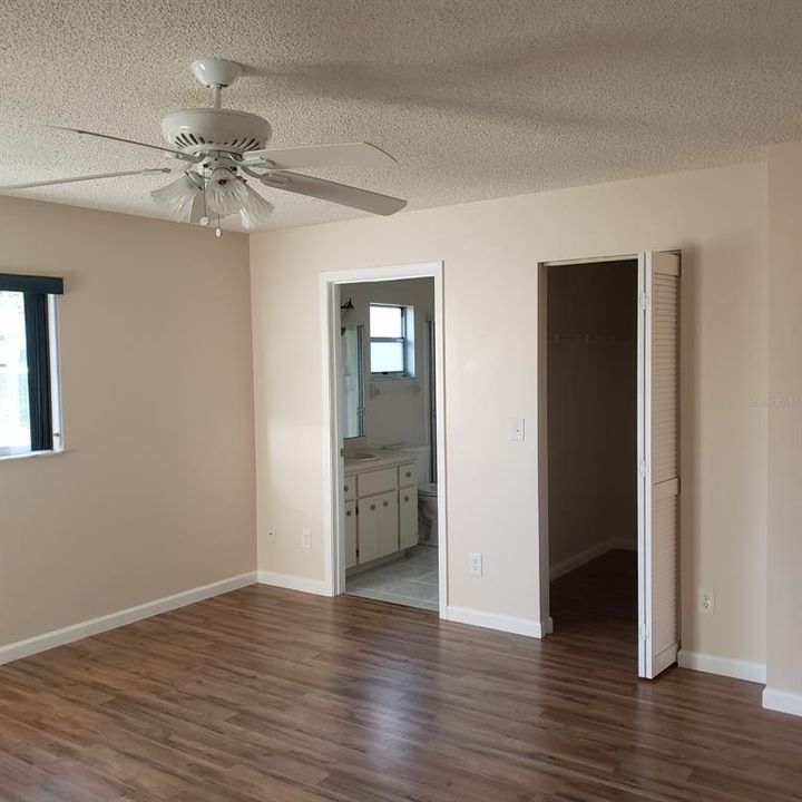 For Rent: $1,600 (2 beds, 2 baths, 1375 Square Feet)