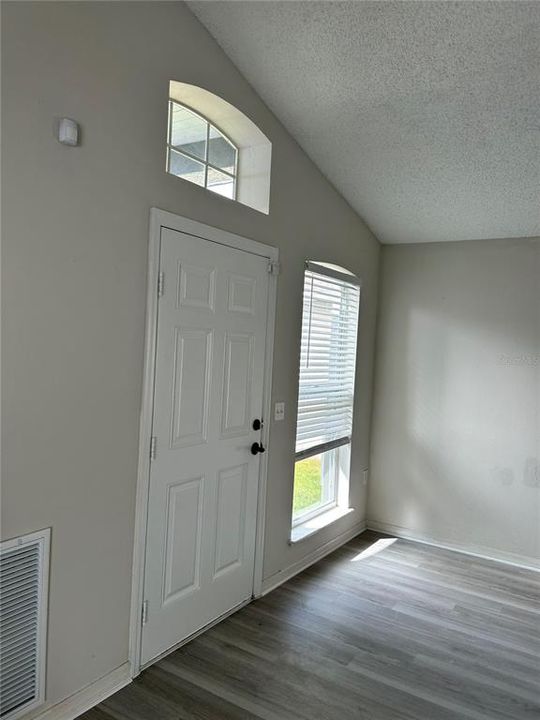 For Rent: $2,200 (3 beds, 22 baths, 1158 Square Feet)