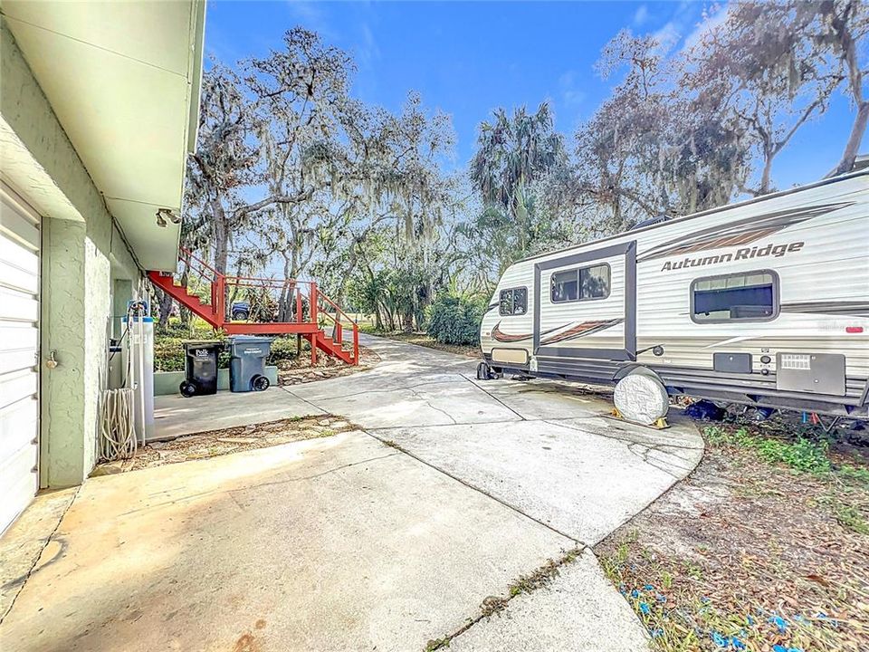 For Sale: $392,000 (4 beds, 3 baths, 2652 Square Feet)