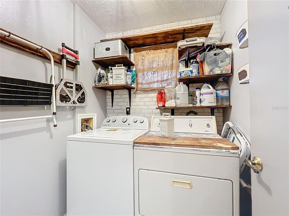 For Sale: $392,000 (4 beds, 3 baths, 2652 Square Feet)