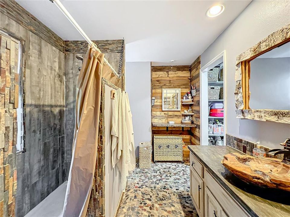 For Sale: $392,000 (4 beds, 3 baths, 2652 Square Feet)