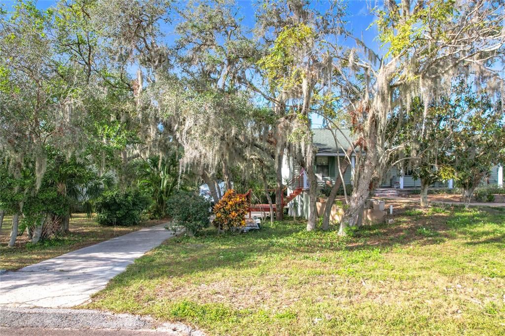 For Sale: $392,000 (4 beds, 3 baths, 2652 Square Feet)