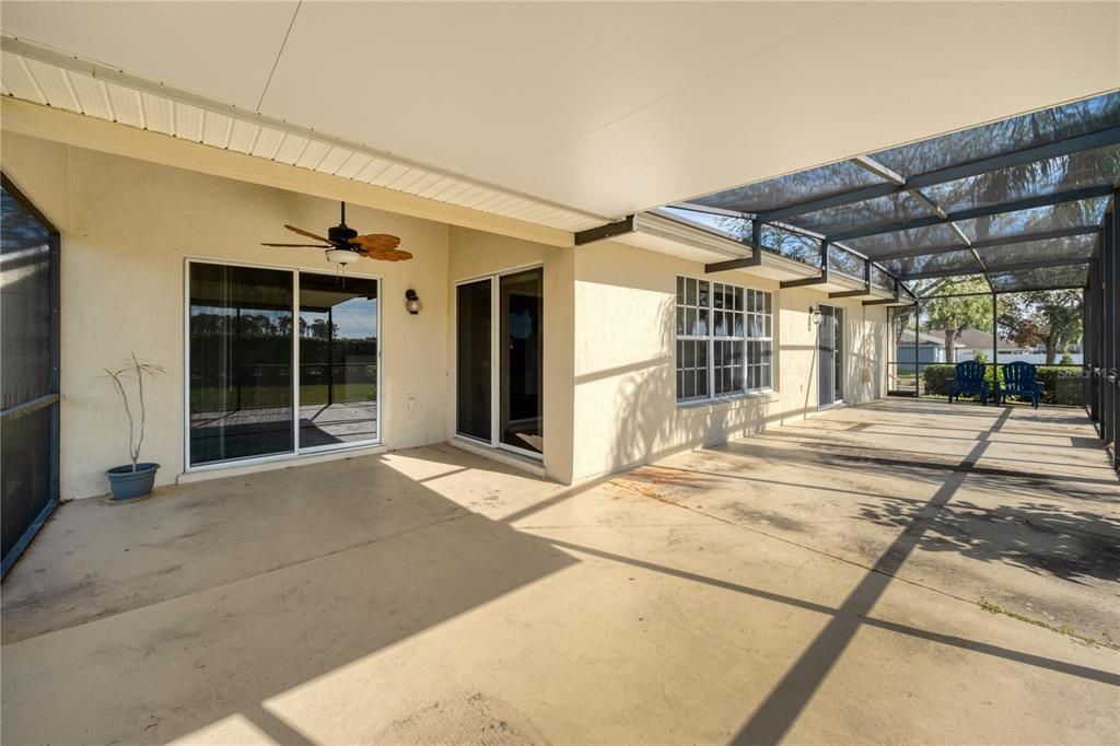 screened-in rear porch