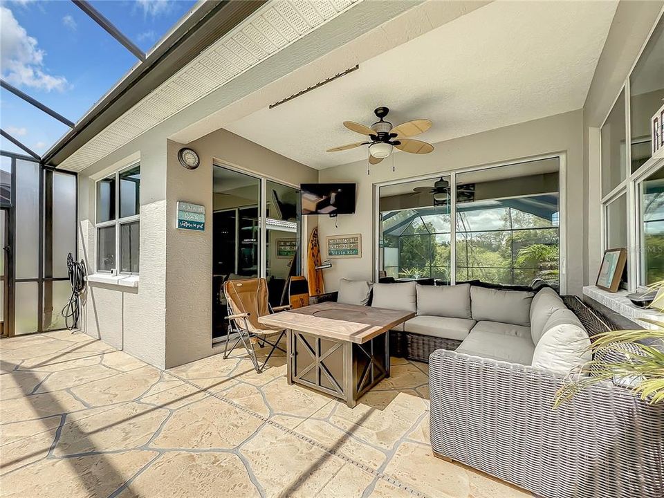 Pool/Patio sitting area