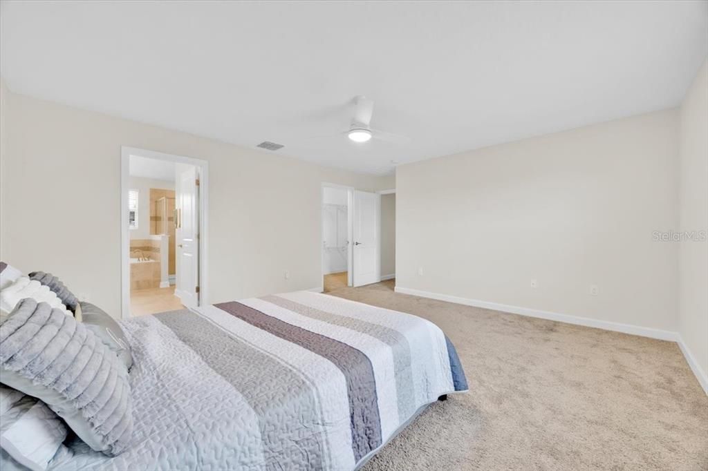 待售: $569,550 (4 贝兹, 3 浴室, 2546 平方英尺)