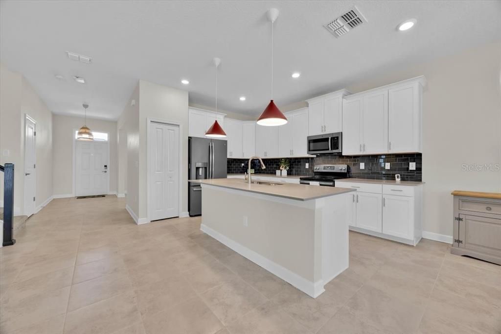 待售: $569,550 (4 贝兹, 3 浴室, 2546 平方英尺)