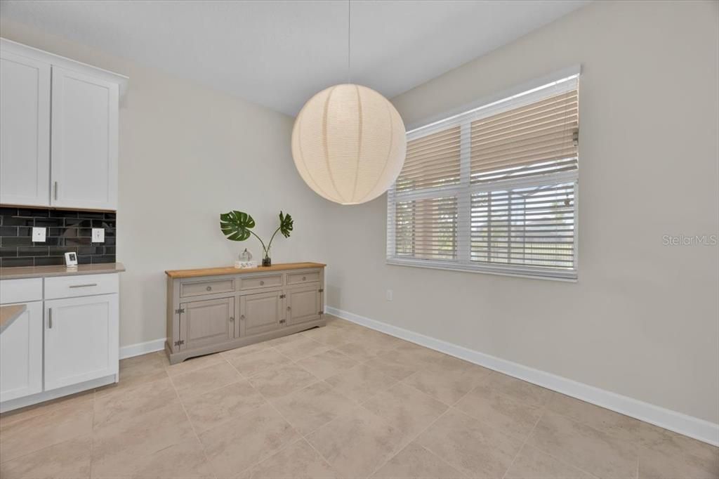 待售: $569,550 (4 贝兹, 3 浴室, 2546 平方英尺)