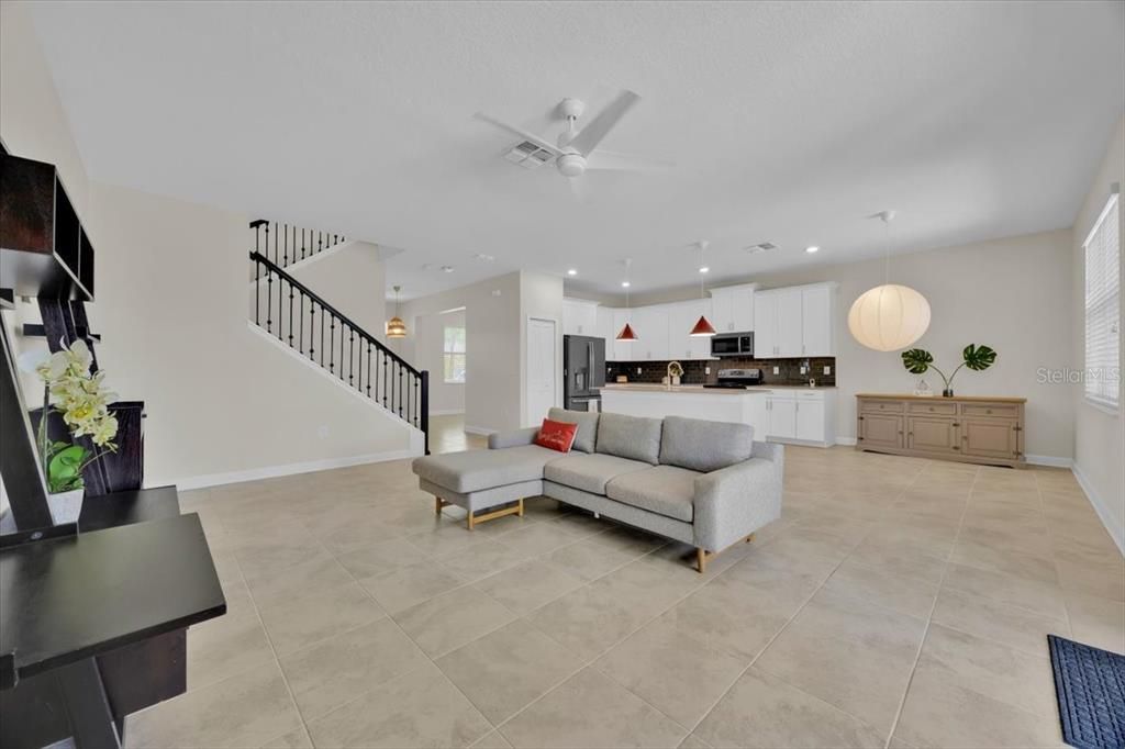 待售: $569,550 (4 贝兹, 3 浴室, 2546 平方英尺)