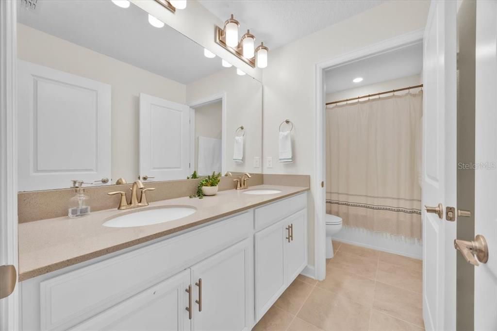 待售: $569,550 (4 贝兹, 3 浴室, 2546 平方英尺)