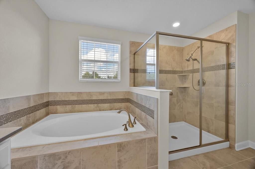 待售: $569,550 (4 贝兹, 3 浴室, 2546 平方英尺)