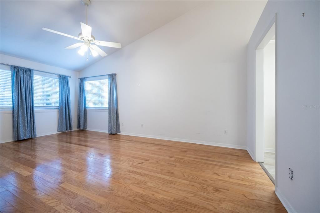 For Sale: $255,000 (2 beds, 2 baths, 1450 Square Feet)