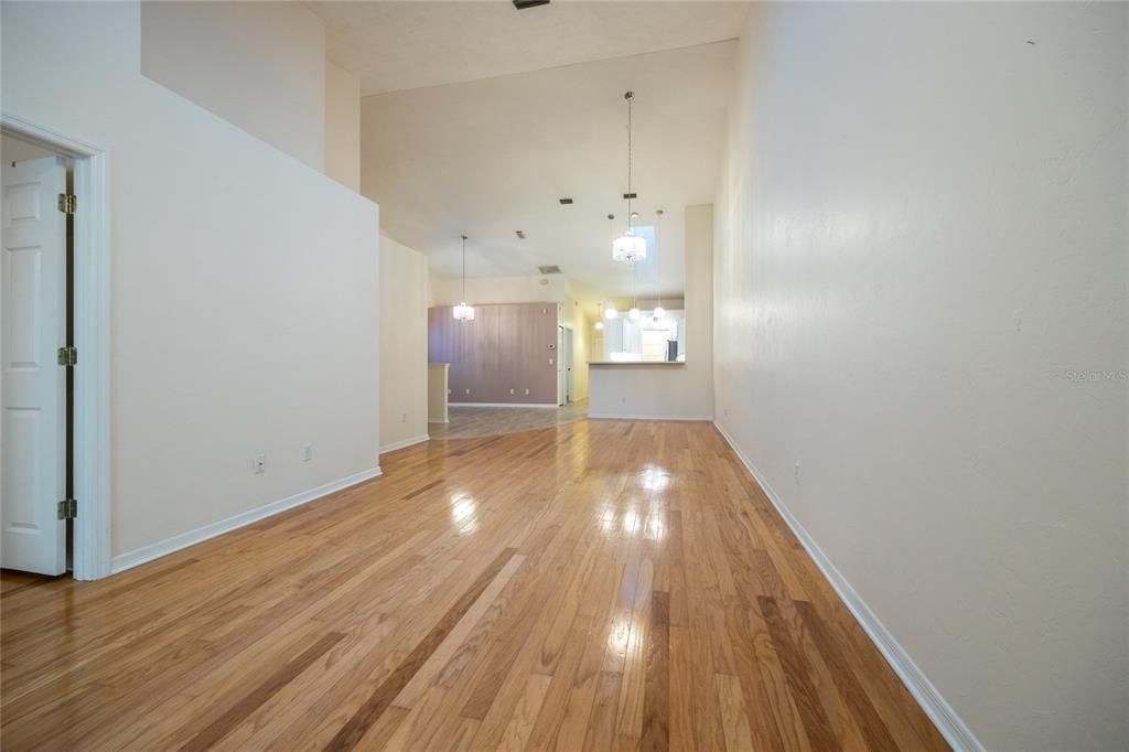 For Sale: $255,000 (2 beds, 2 baths, 1450 Square Feet)