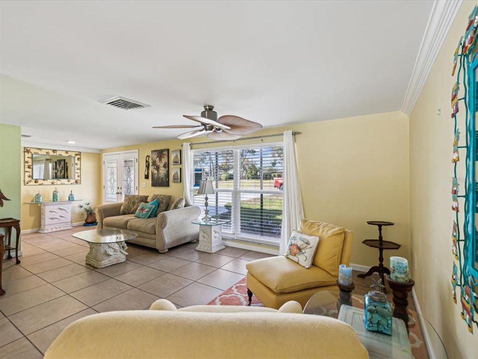 For Sale: $425,000 (4 beds, 3 baths, 2051 Square Feet)